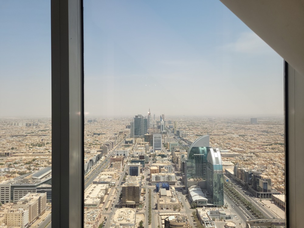 مطاعم برج المملكة الرياض