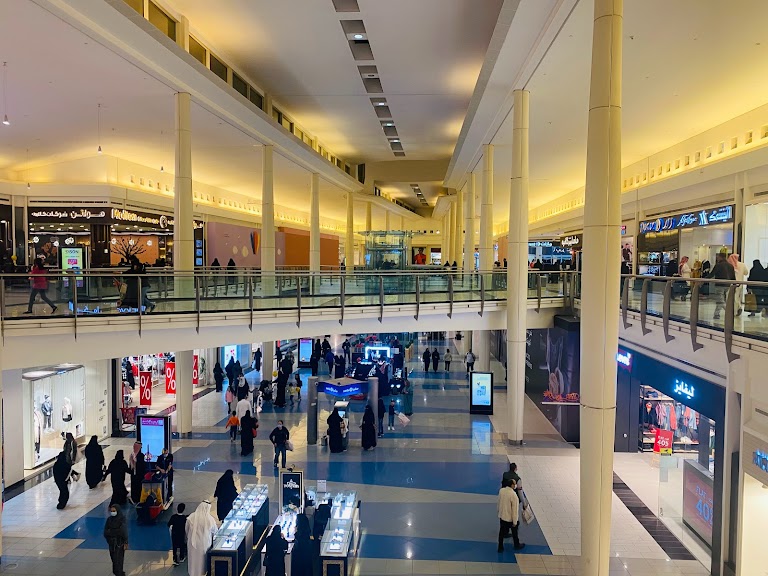 granada mall riyadh restaurants