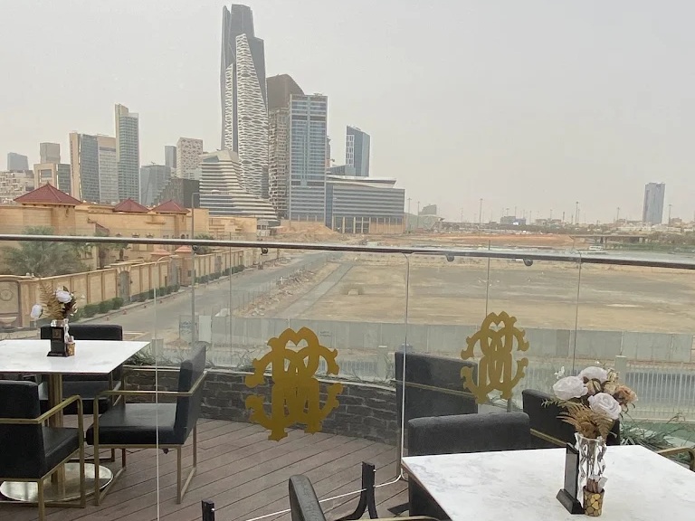 Outdoor seating Riyadh cafes