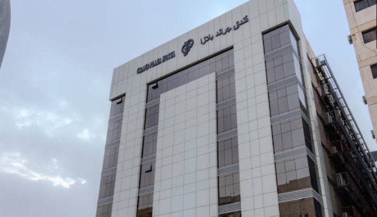 فندق جراند بلازا الضباب