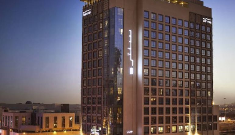 فندق سنترو واحة روتانا