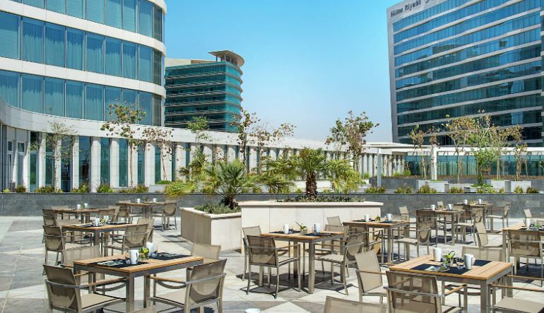 مطعم بوفيه هيلتون الرياض