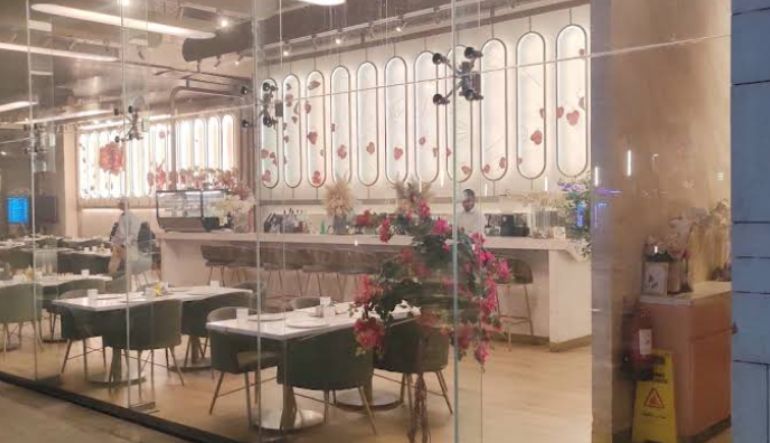 مطعم ورد واجهة الرياض
